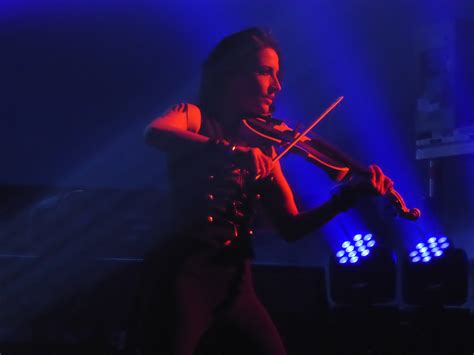 Asha Mevlana Bio Coaching Violinist Musician Breast Cancer Survivor