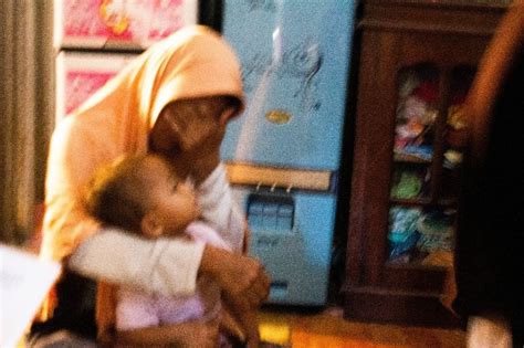 Laznas Wiz Bantu Lunasi Utang Ibu 8 Orang Anak Yang Ditinggal Suaminya