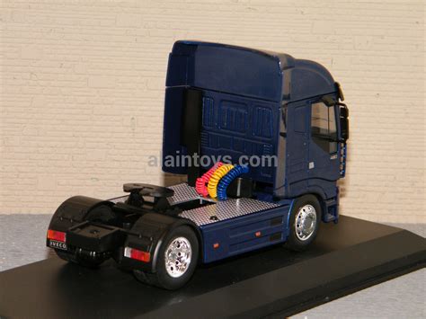 Iveco Stralis Bleu Ixo Ref Tr La Boutique D Alain