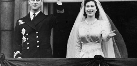 Queen Elizabeths Wedding Dress Was A Symbol Of Rebirth I Know All News