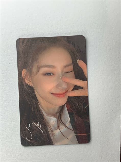 Itzy Album It Z Me Official Photocard Wannabe Yeji Lia Ryujin Chaeryeong Yuna Ebay Itzy It Z