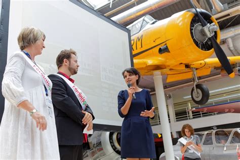 Remise des prix Féminisons les métiers de lAéronautique au Salon