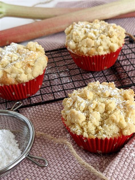 Rezept Rhabarber Joghurt Muffins Mit Streusel Lavendelblog