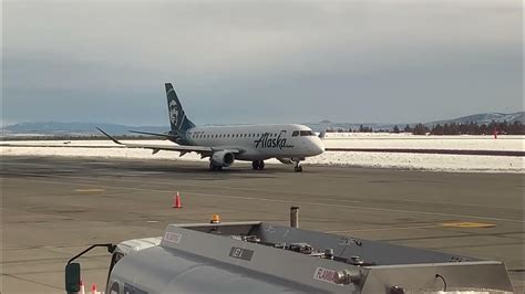 Alaska E175 Taxi At Redmond Youtube