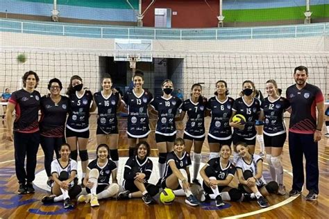 Equipes De V Lei De Cravinhos Conquistam Vit Rias Em Torneios