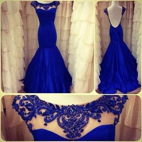 I Need A Reason To Wear A Gown Like This The Color And The Shape Ohhh