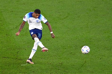 Rashford vs Sterling: the England manager must choose between ...