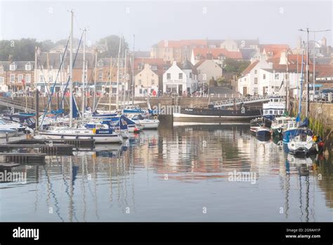 Anstruther Harbour Hi Res Stock Photography And Images Alamy