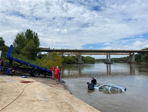 Carro submerso no Rio Iguaçu é de casal desaparecido em São Mateus do Sul