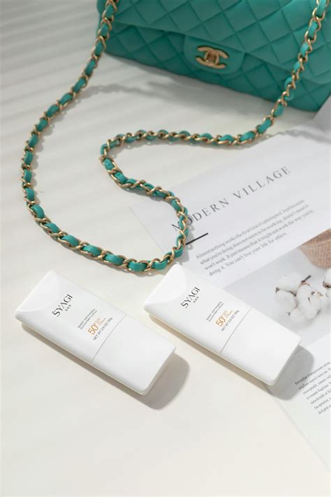 face sunscreen      face sunscreen stock