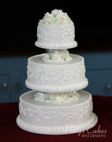 Photo of a wedding cake icing flowers - Patty's Cakes and Desserts