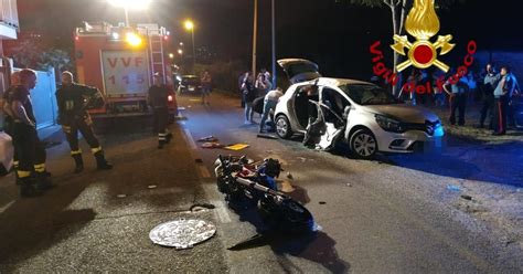 Cosenza Incidente Stradale In Moto Perde La Vita Un Enne