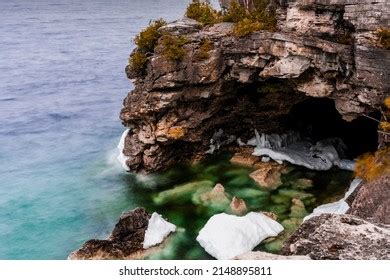 Grotto Tobermory Winter Green Water Stock Photo 2148895811 | Shutterstock