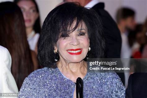 4392 Shirley Bassey Photos And High Res Pictures Getty Images