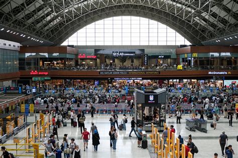 Sabiha Gökçen Havalimanı yolcu ve uçuş sayısında yeni rekora ulaştı