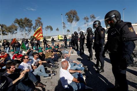 Tractors choke Spanish city streets as farmers protest EU policy | The ...