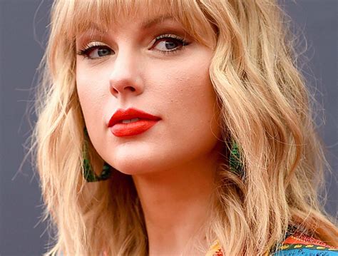 Taylor Swift Compared 1 Of Her Songs To Princes Manic Monday