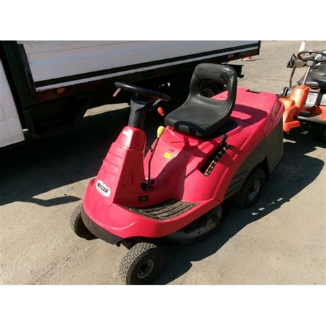 A Honda Hydrostatic Ride On Garden Mower Complete With Grass Collector