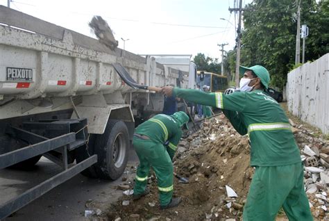 Emlur Realiza Coleta De Entulhos Em Bairros Nesta Ter A Feira