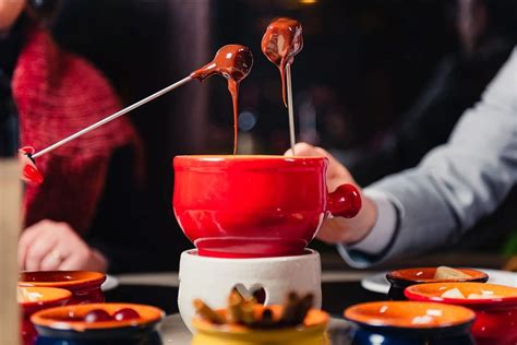 Noite Suíça Sequência de Fondue Casa Di Pietro Viva o RS