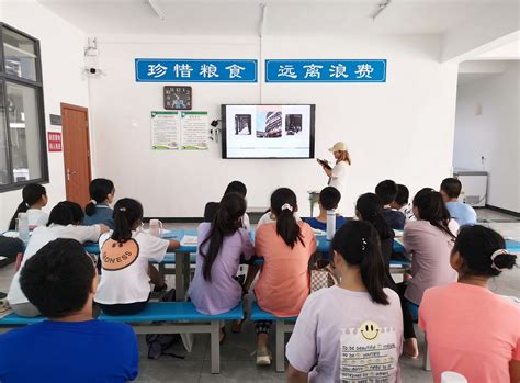 商学院赴岳阳市平江县暑期社会实践团开设韩语课 湖南师范大学商学院