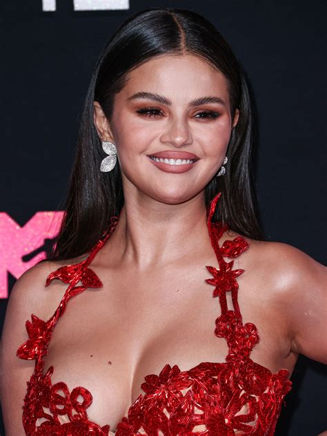 Selena Beauty Secret: Selena Gomez's Beauty Secret That You Must Know