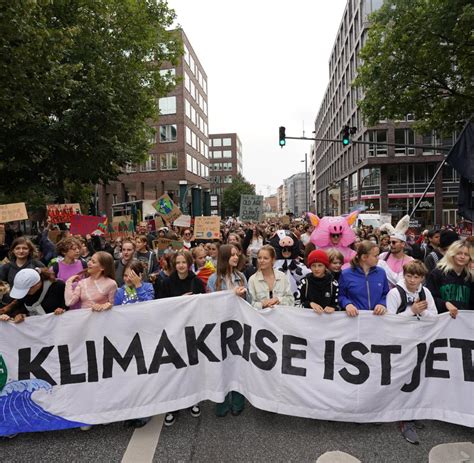 Fridays For Future Tausende Menschen Beim Klimastreik In Hamburg WELT