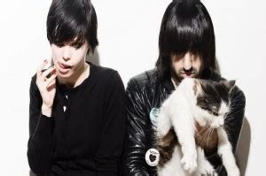 Crystal Castles Lan Am Novo Lbum Em Novembro