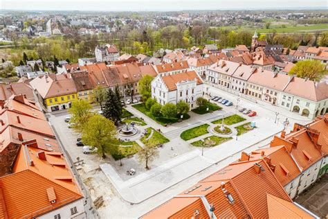 Zdjęcie 1 Pyskowice stare miasto w którym ugościł sie socrealizm