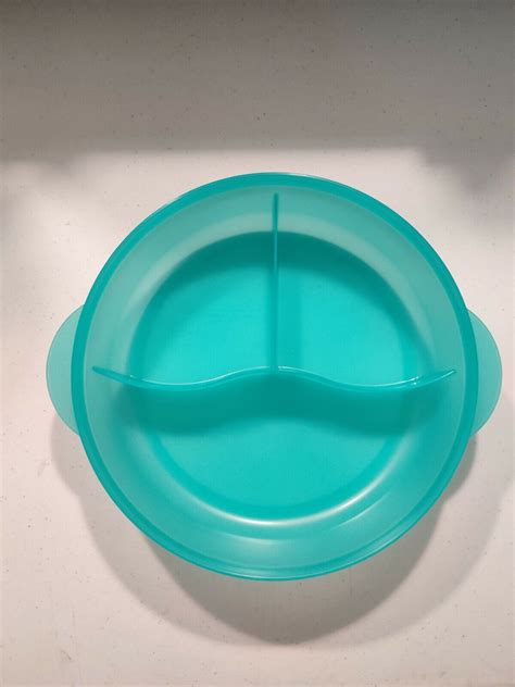 Tupperware Divided Microwaveable Round Crystalwave Plus Divided Dish