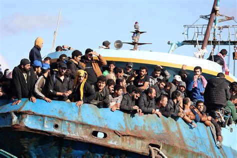 Maior Desastre Barco De Migrantes Em Guas Gregas Desde Faz