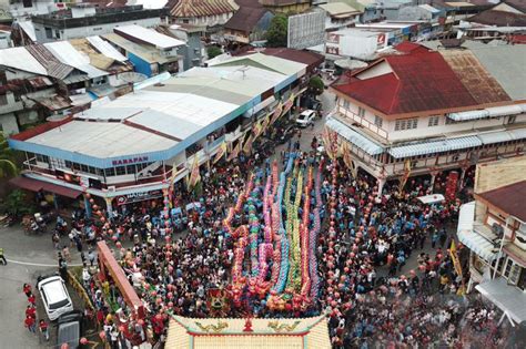 Ritual naga buka mata digelar di vihara Singkawang