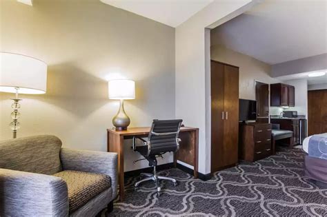 cheapest hotel room near me with all room amenities available hres