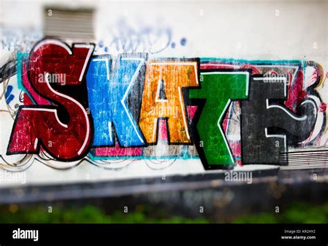 Skate wall graffiti Stock Photo - Alamy