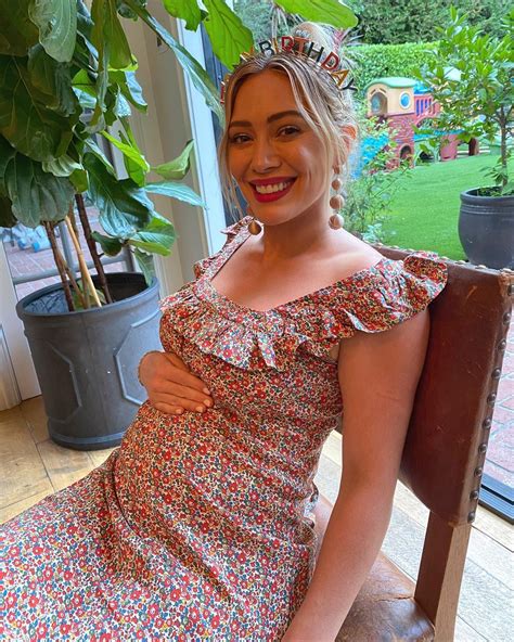 Hilary Duff Baby Bump Photos See Pics Of The Pregnant Actress