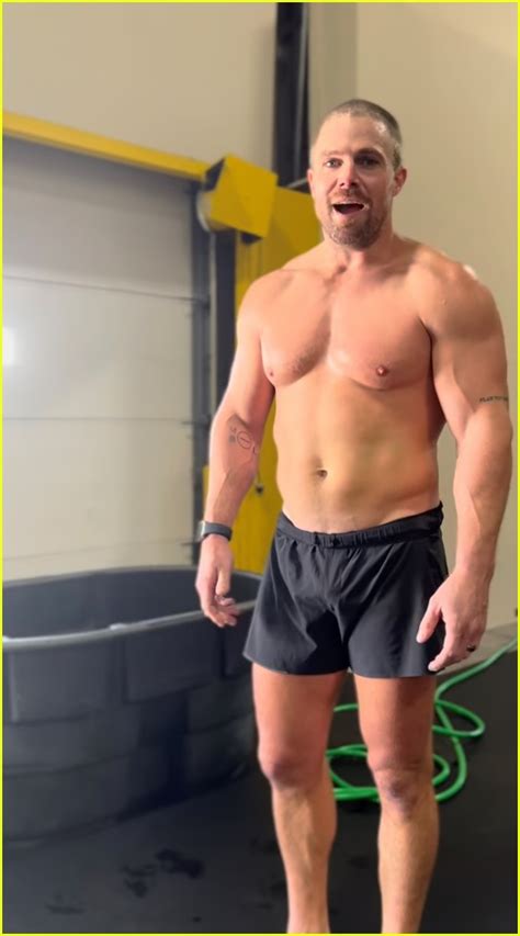 Pin On Stephen Amell