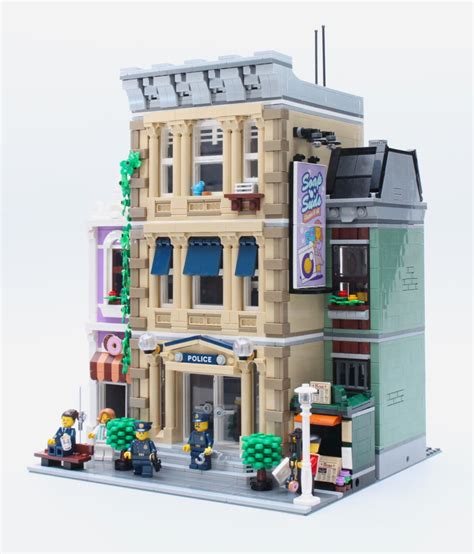 LEGO Modular Buildings Collection 10278 Police Station review