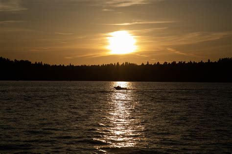 Tour the Seattle Lakes — Oasis Luxury Yacht Charters, Seattle