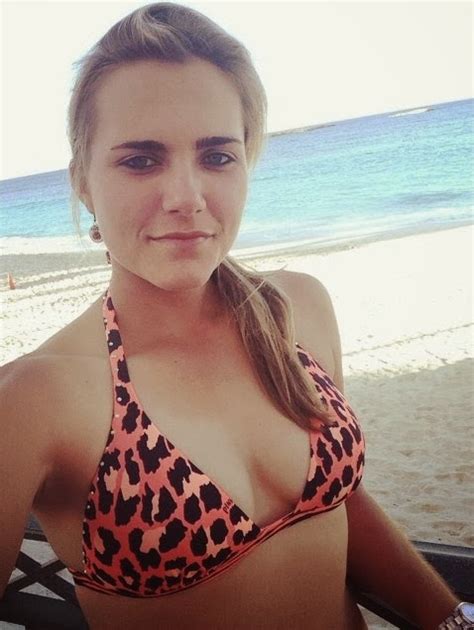 Lexi Thompson Looks Sensational In Tiny Bikini As Gorgeous Influencer