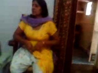 Indian Sex Video Of An Indian Aunty Showing Her Big Boobs Hotntubes