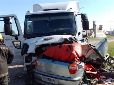 Murieron Un Camionero Se Cruz De Carril Choc De Frente Contra Un