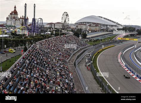 Ocon Esteban Fra Renault F Team Rs Action Crowd Foule Fans