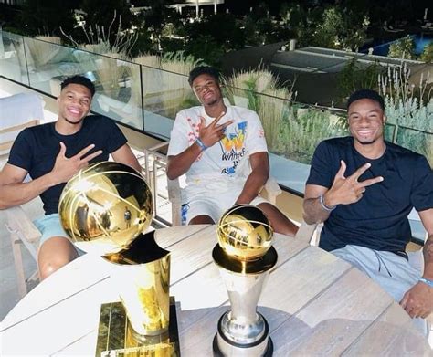 Giannis Antetokounmpo Brothers Return To Greece To Celebrate Nba Title