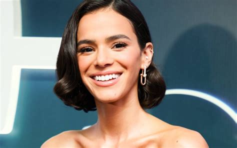 EXCLUSIVO Bruna Marquezine abre o jogo pela primeira vez sobre não