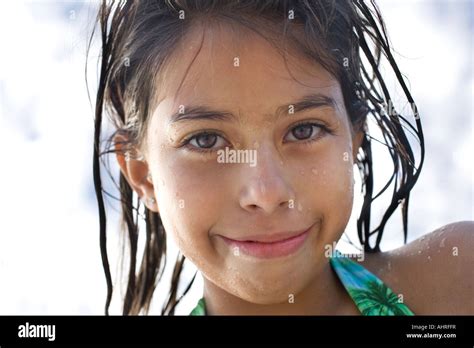 Pre teen mädchen bikini Fotos und Bildmaterial in hoher Auflösung Alamy