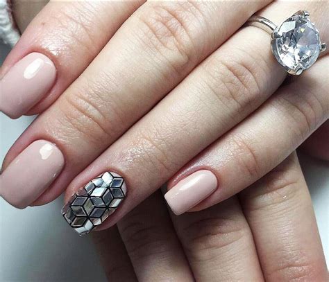 Shattered Glass Nail Art: Broken Glass Nail Designs - LadyLife