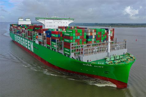 Hafen Hamburg De Gr Tes Containerschiff Der Welt L Uft Hamburg An