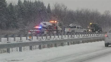 Highway 401 Near Kingston Reopened After Pileup Crash Cbc News