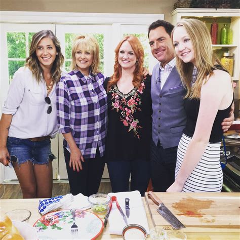 Entertainment blogs explain the rise of paige drummond online 10