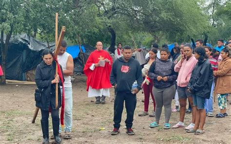 A orillas del río Bravo realizan viacrucis para los migrantes El Sol